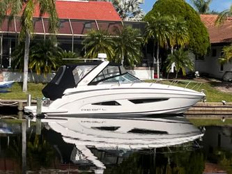 32' Regal 2017 Yacht For Sale